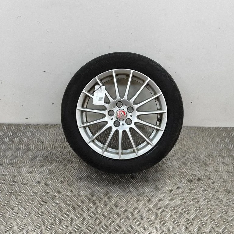 R17 alloy rim – Jaguar XE (2015-)