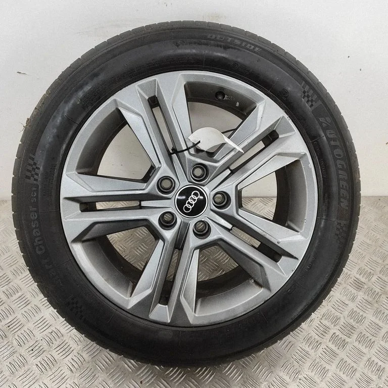 R17 vieglmetāla disks (-i) 81A601025AJ