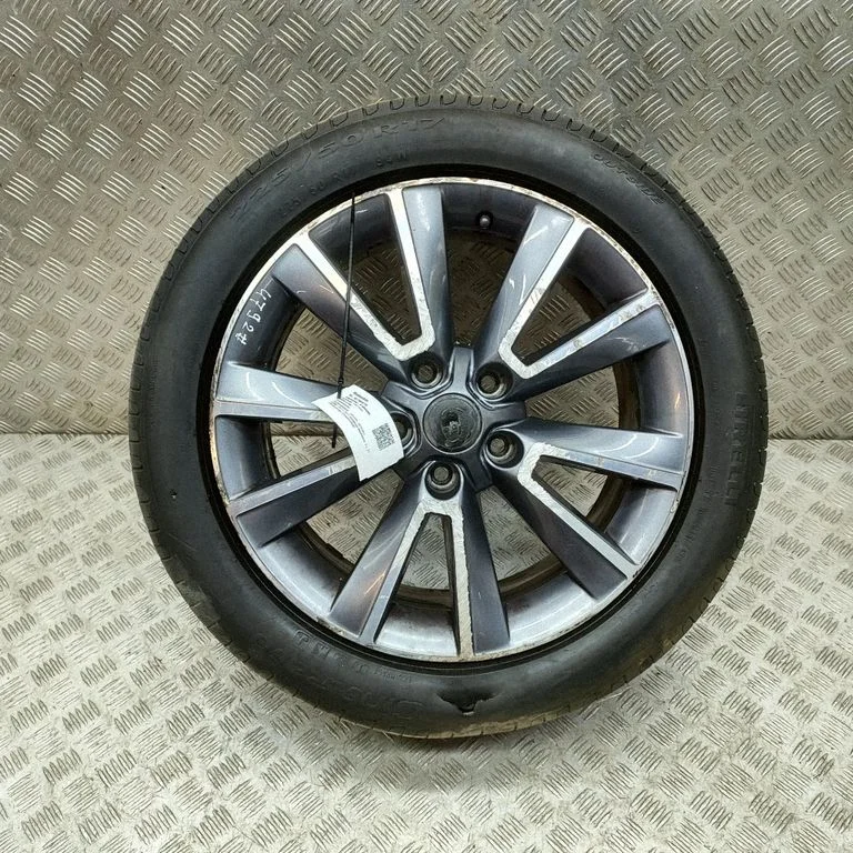 R17 alloy rim 5L0601025AC