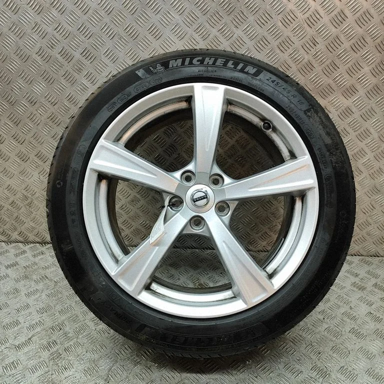 R18 valuvelg (-veljed) – Volvo S90, V90 (2016-)