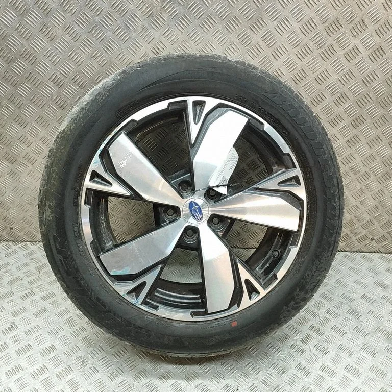R18 vieglmetāla disks (-i) 28111SJ070