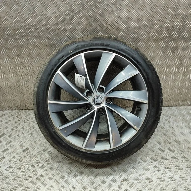 R18 alloy rim 3V0601025A