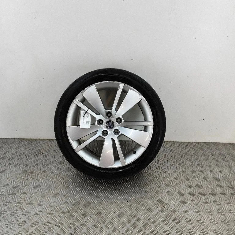 R18 alloy rim 3V0601025F