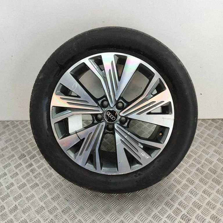 R19 valuvelg (-veljed) – Audi Q4 e-tron (2021-)