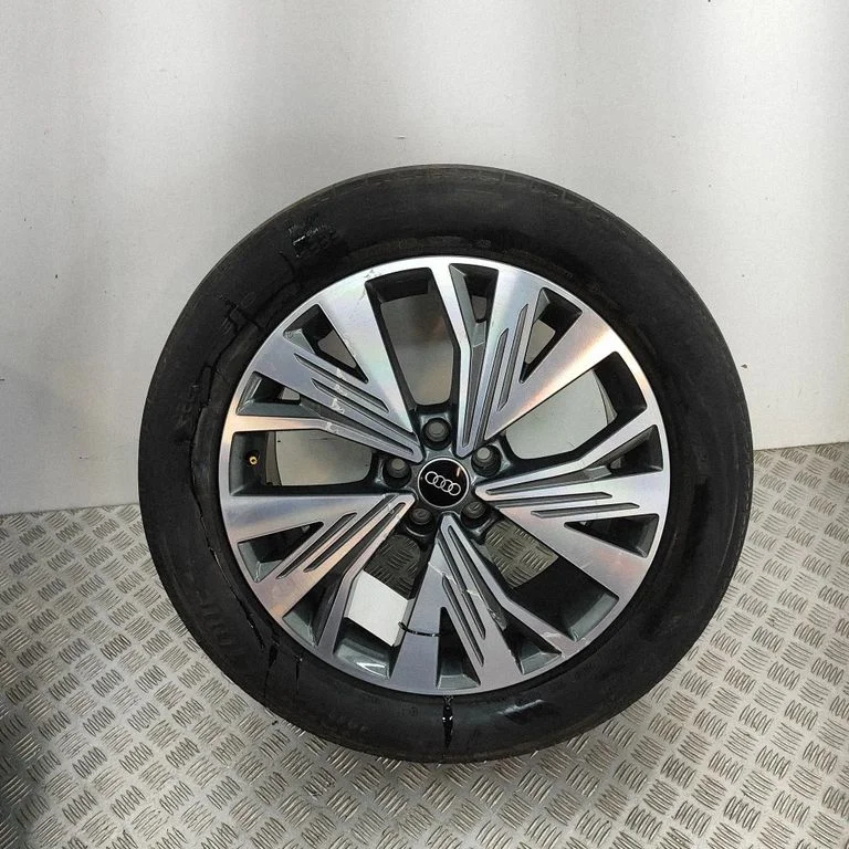 R19 valuvelg (-veljed) – Audi Q4 e-tron (2021-)