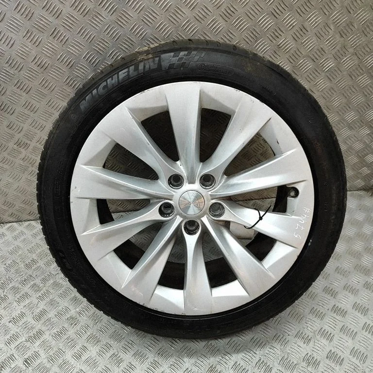 R19 alloy rim 105933700B