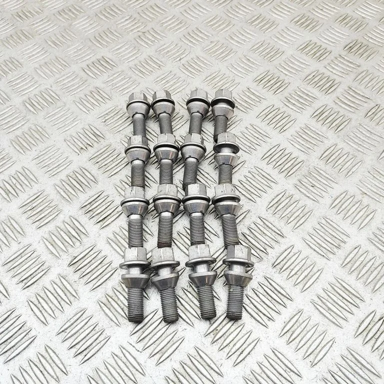 Skrūves/uzgriežņi 31423735