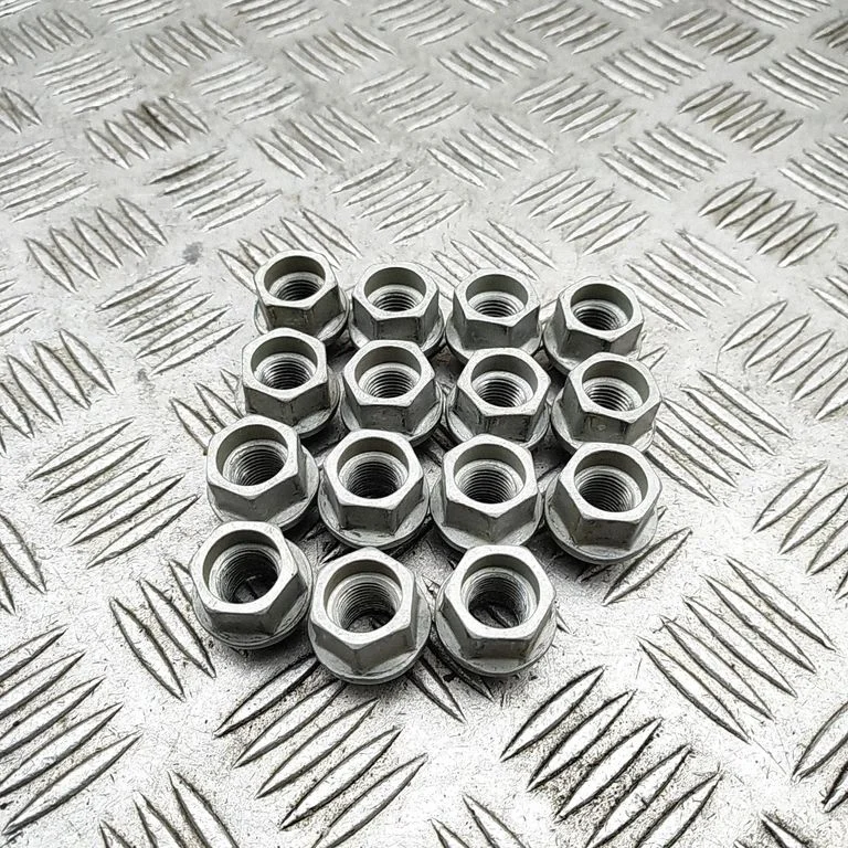 Skrūves/uzgriežņi 102700200B