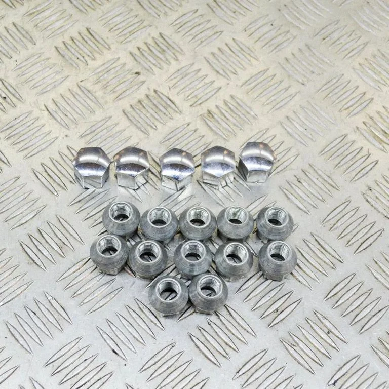 Nuts/bolts 102701100A