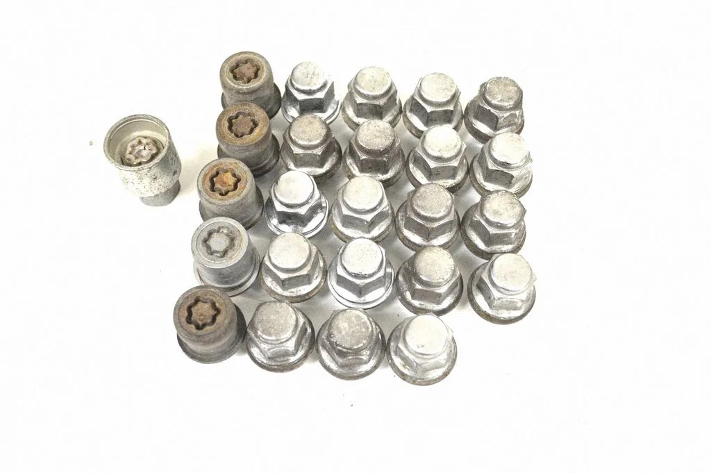 Nuts/bolts