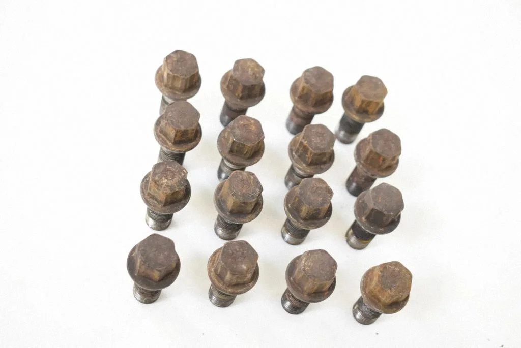 Nuts/bolts