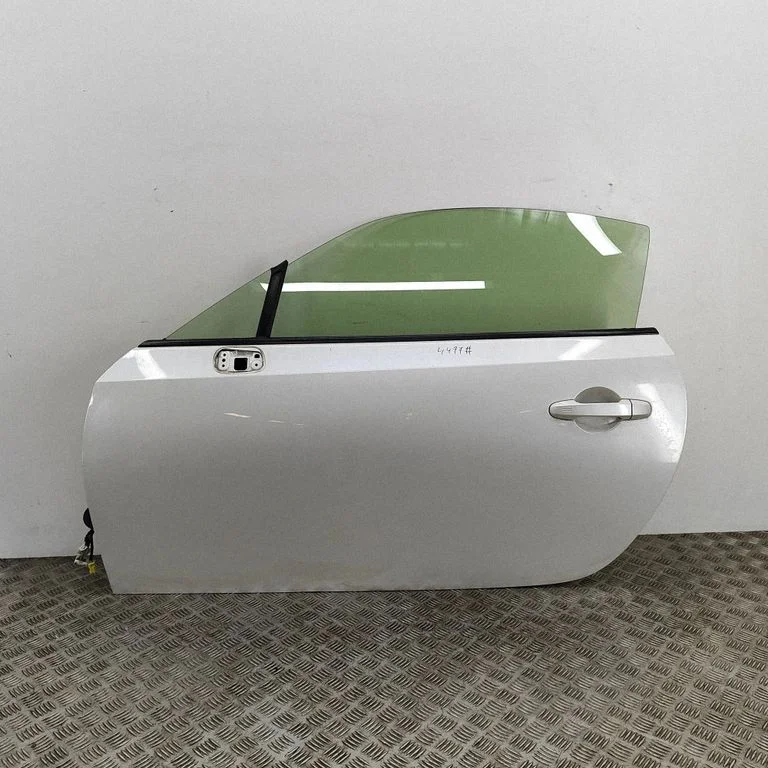 Priekšējās durvis (kupejai) SU00301559