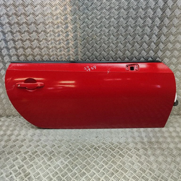 Priekšējās durvis (kupejai) SU00301558