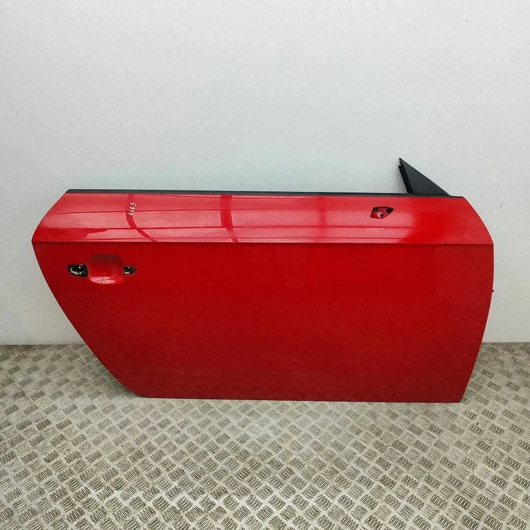 Esiuks (kupee) 8S0831052A