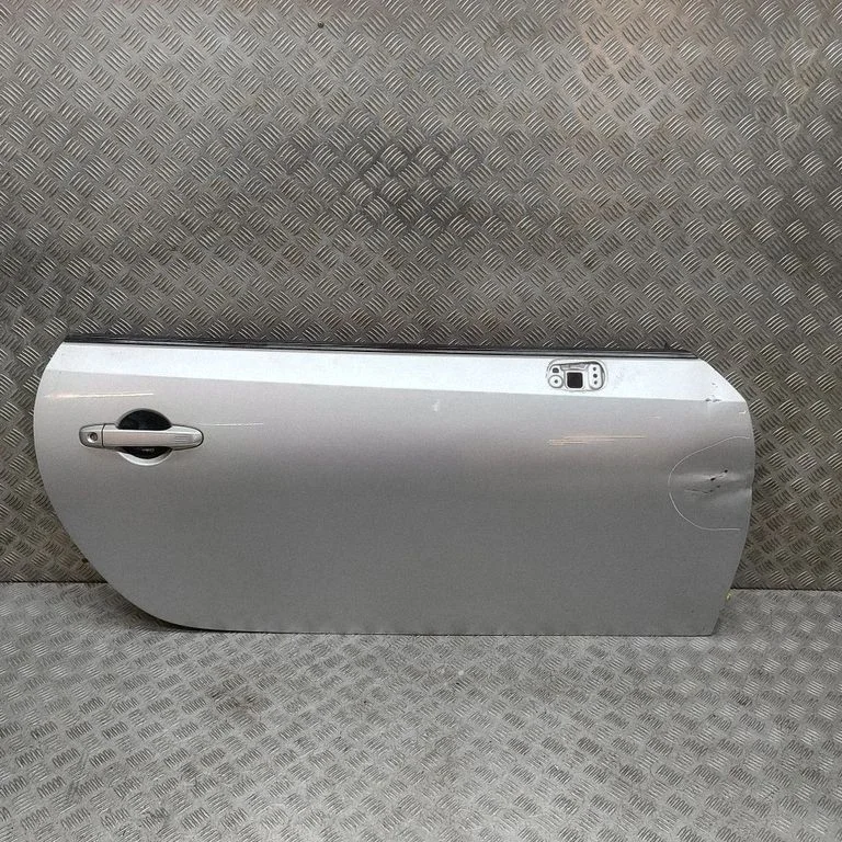 Drzwi przednie (wersja 2-drzwiowa) SU00301558