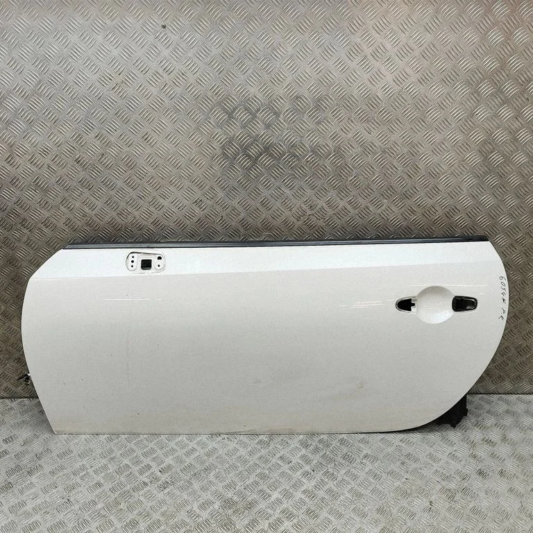 Priekšējās durvis (kupejai) SU00301559