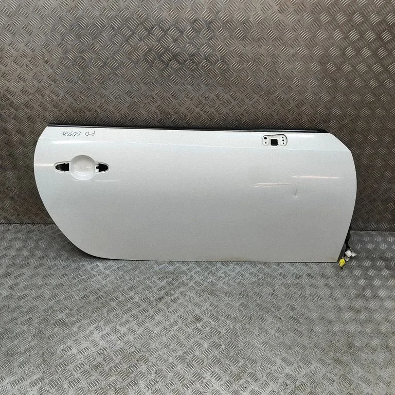 Priekšējās durvis (kupejai) SU00301558