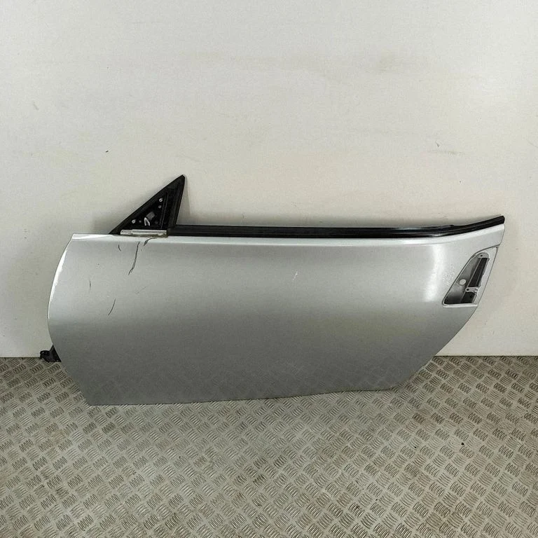 Priekšējās durvis (kupejai) H010A1EAMA