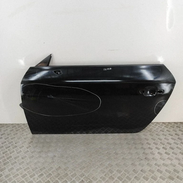 Priekšējās durvis (kupejai) 8S0831051A