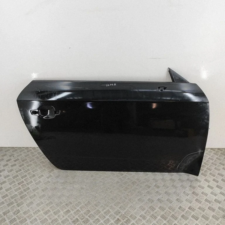Priekšējās durvis (kupejai) 8S0831052A