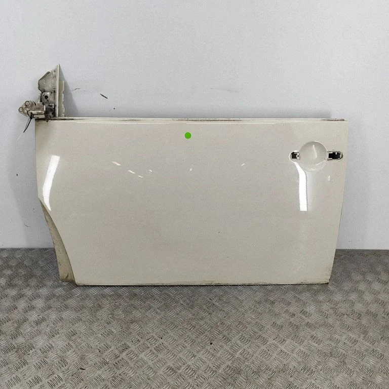 Priekšējās durvis (kupejai) 1Y0831051K