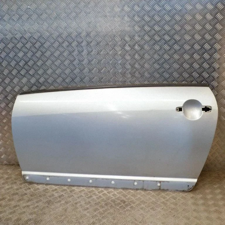 Priekšējās durvis (kupejai) 9002S7