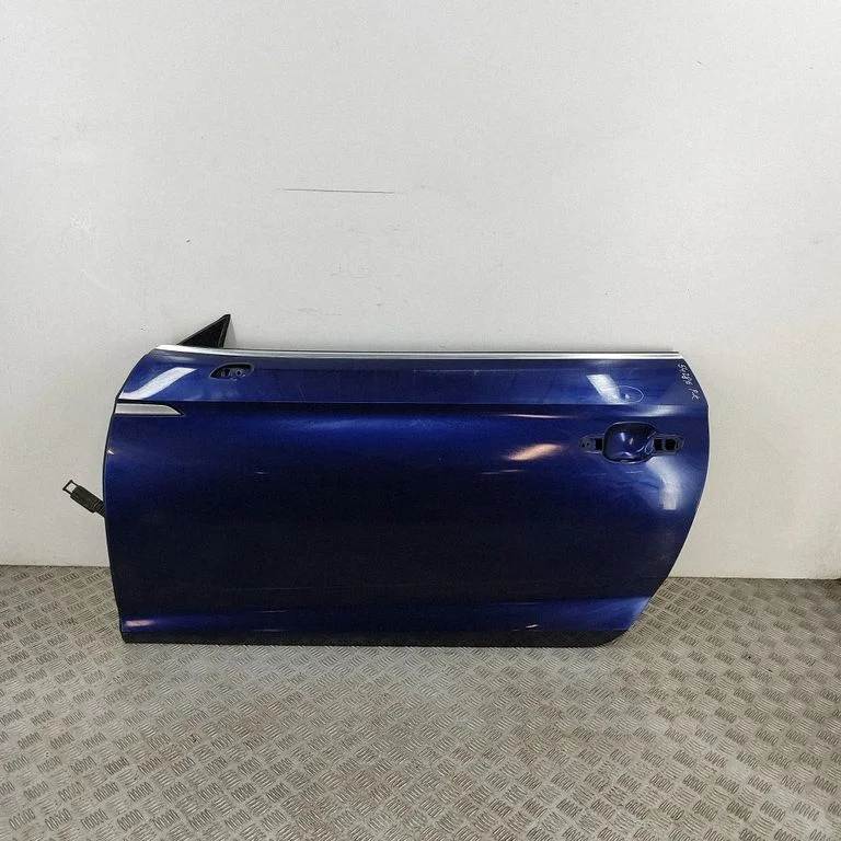 Front door coupe 8W6831051A