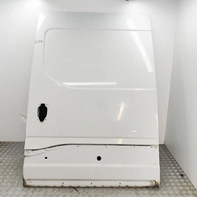 Priekšējā augšējā eņģe – kreisā