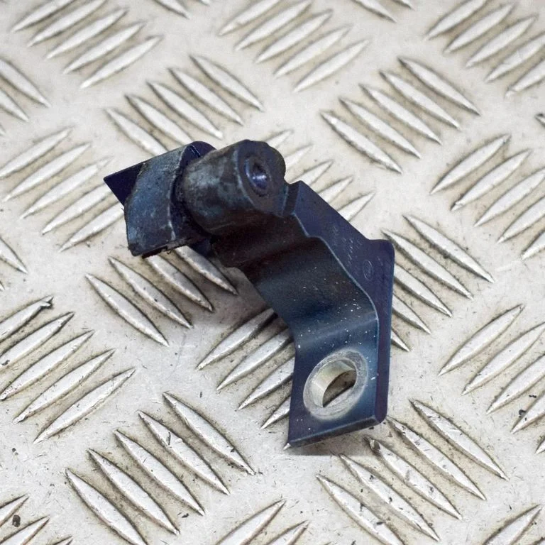 Front door upper hinge 8X0831403E