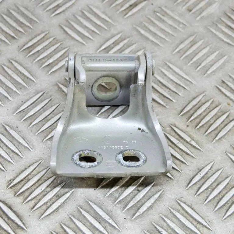 Priekšējā augšējā eņģe 115113502