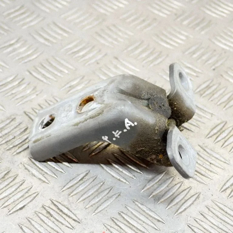 Priekšējā augšējā eņģe 003A5A