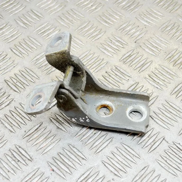 Priekšējā augšējā eņģe 002A5A