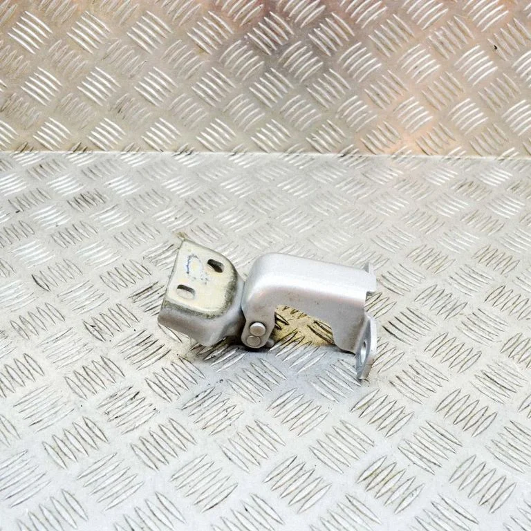Priekšējā augšējā eņģe 93450652