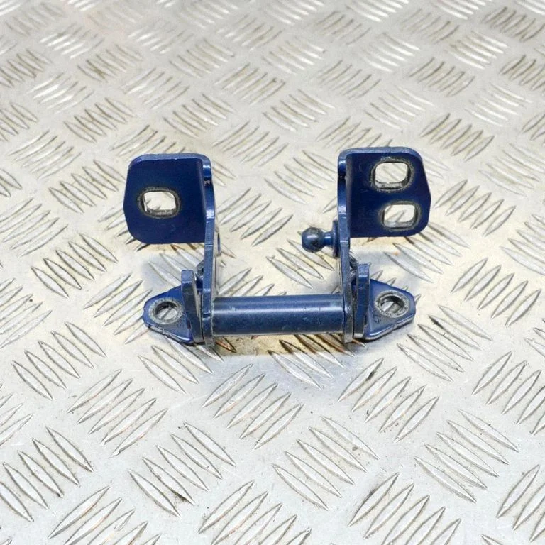 Front door upper hinge 1120038