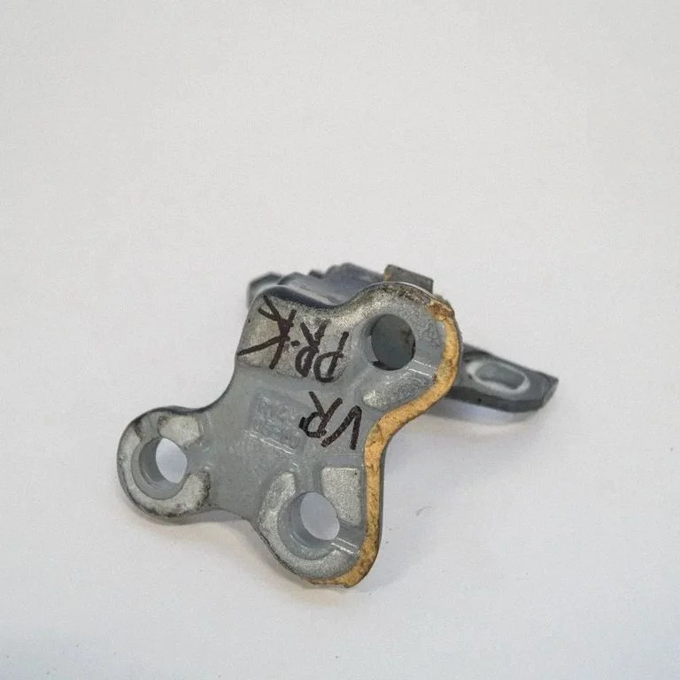 Front door upper hinge C8P5D