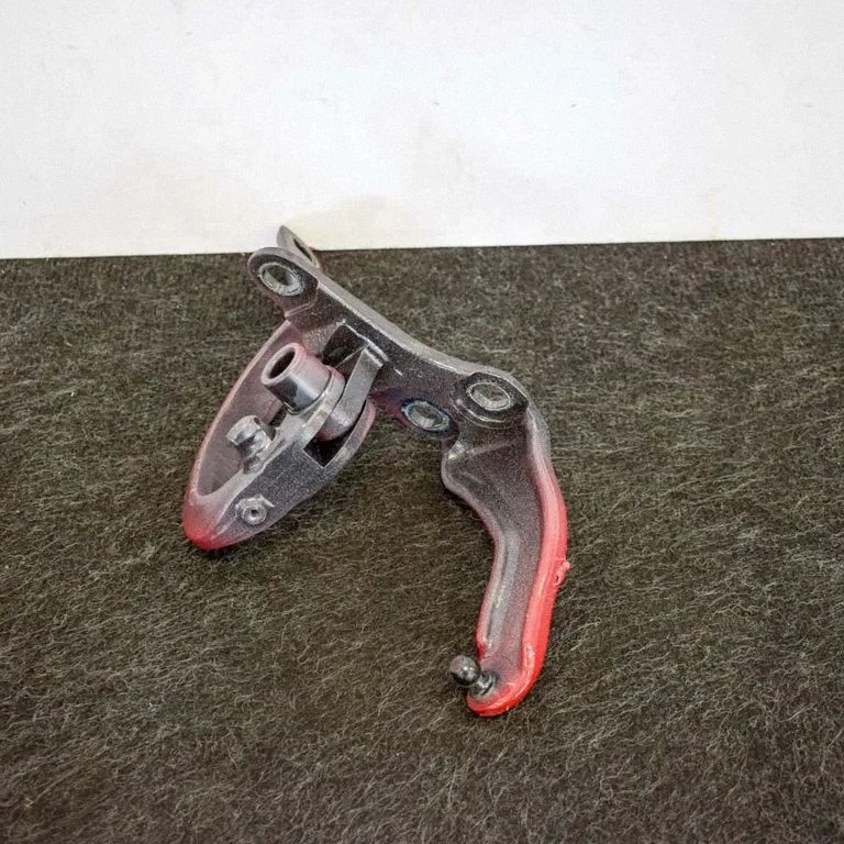 Priekšējā augšējā eņģe 1037844