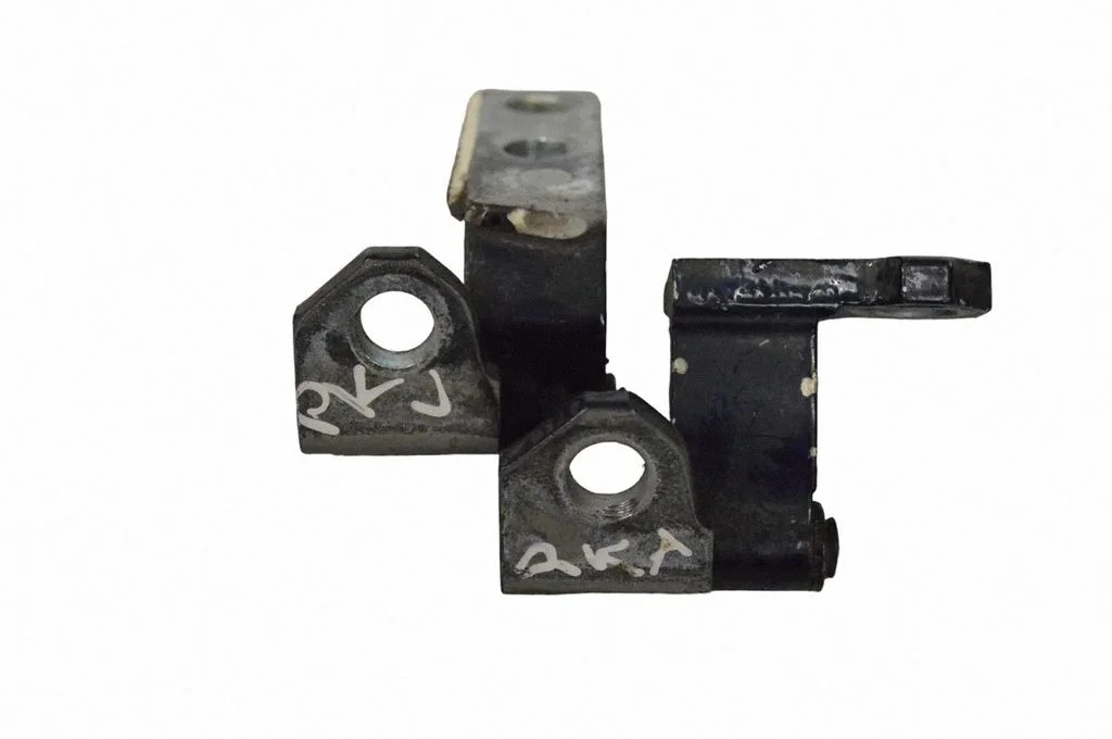 Esiukse ülemine hing – Lexus GS 300 350 430 450H (2005-2012)
