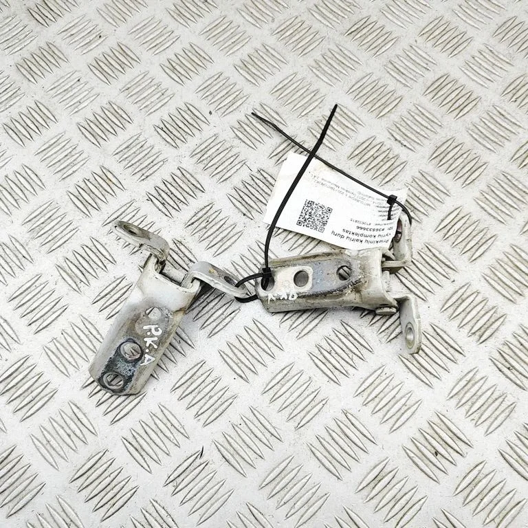 Esiukse hingede komplekt 5702A162