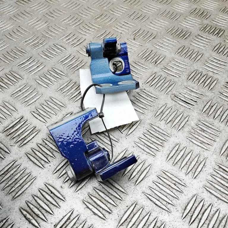 Priekšējo eņģu komplekts 50552722