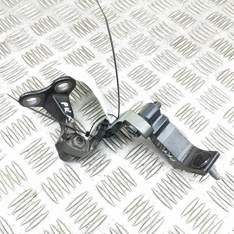 Esiukse hingede komplekt PAD831407