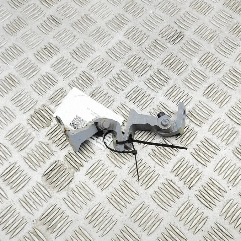 Esiukse hingede komplekt 14A831402