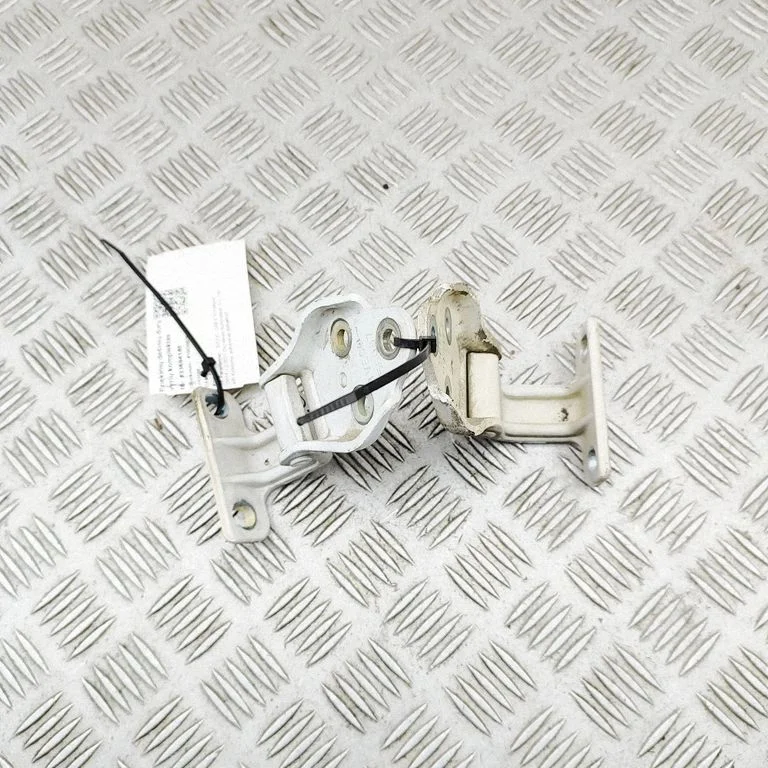 Esiukse hingede komplekt – Iveco Daily 6th gen (2014-)