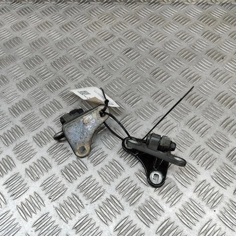 Esiukse hingede komplekt – Mercedes-Benz S-klass W220 (1998-2006)