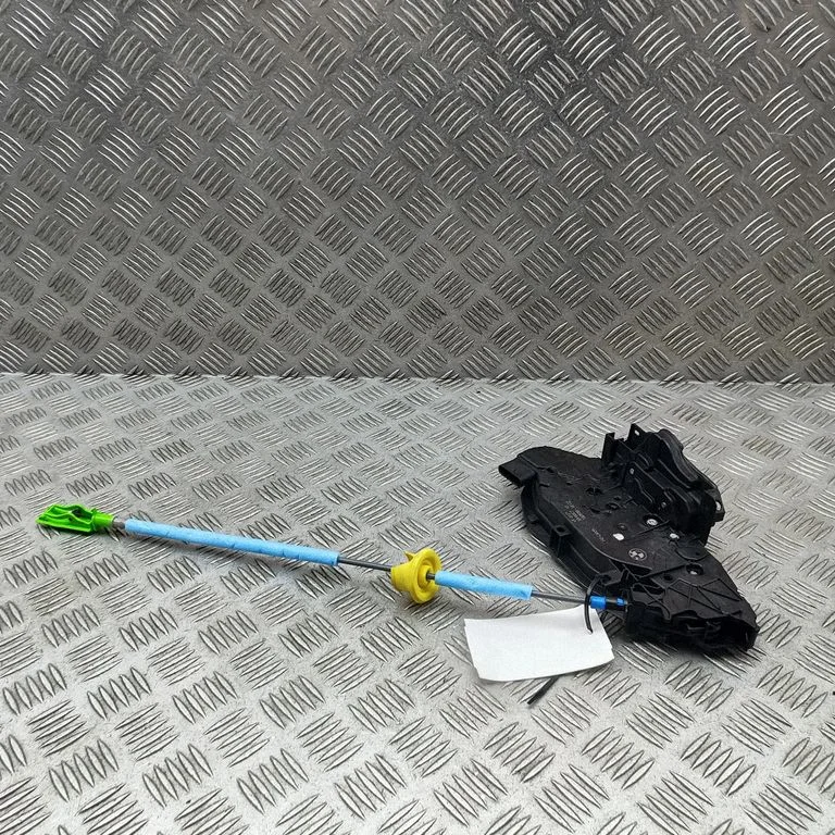 Coupe door lock (next to the handle) 5A160C7