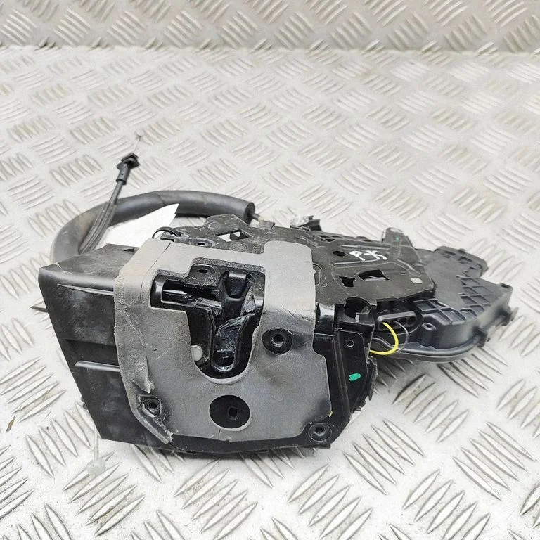 Wkładka zamka przy klamce (wersja 2-drzwiowa) DK62203A29TE