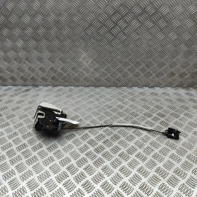Priekšējā slēdzene (pie roktura) 81310D4050HJ4