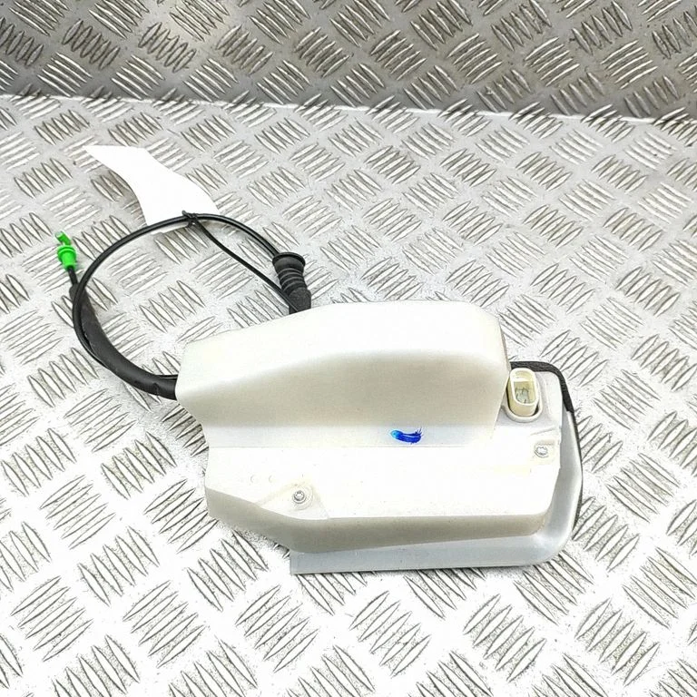 Coupe door lock (next to the handle) 150067299A