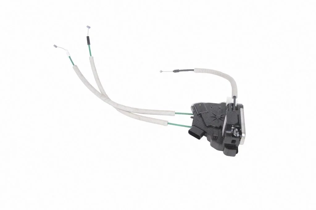 Coupe door lock (next to the handle) 7121035000