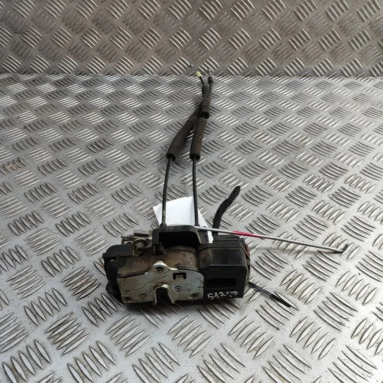 Priekšējā slēdzene (pie roktura) 96624246