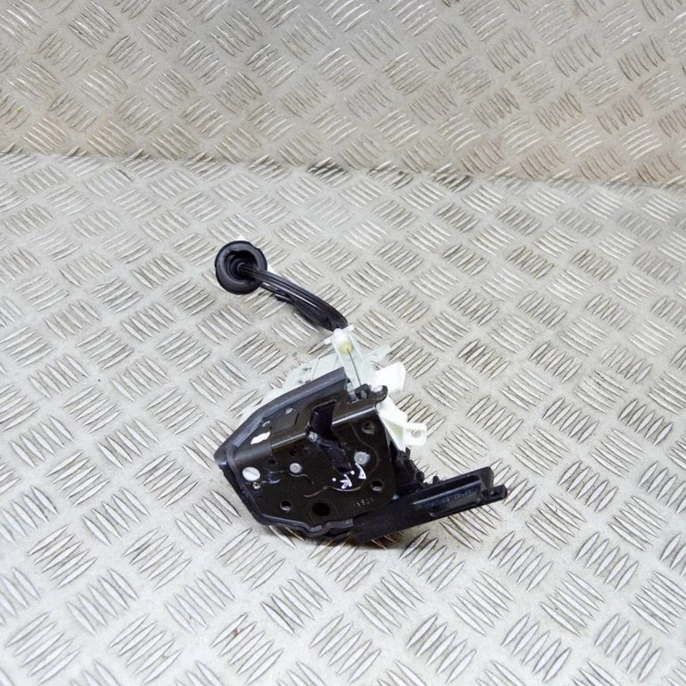 Coupe door lock (next to the handle) 8J2837015E